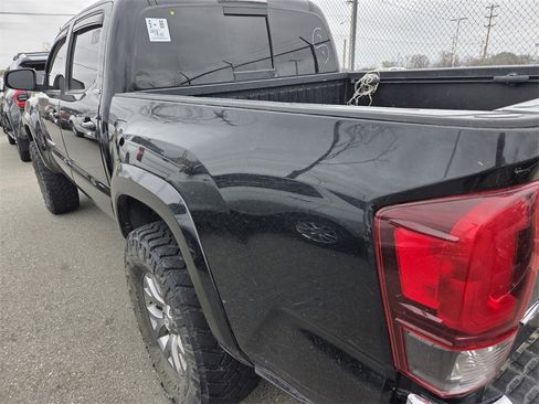 Used 2018 Toyota Tacoma SR5 image 7