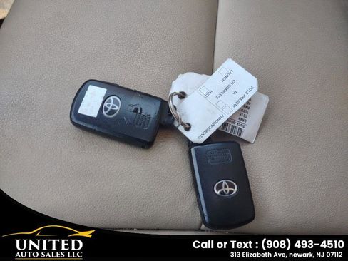 Used 2015 Toyota RAV4 Limited AWD/4WD image 16