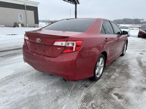 Used 2014 Toyota Camry SE image 12