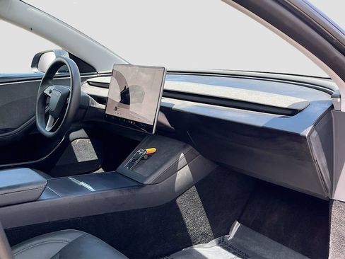 Used 2025 Tesla Model 3 Long Range RWD image 30