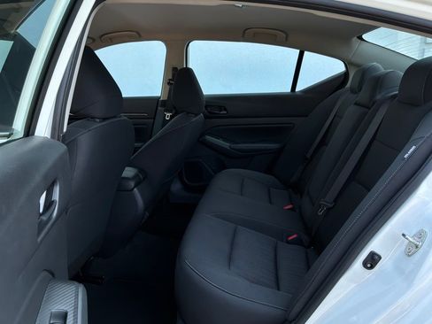 Used 2025 Nissan Altima 2.5 SV FWD image 12