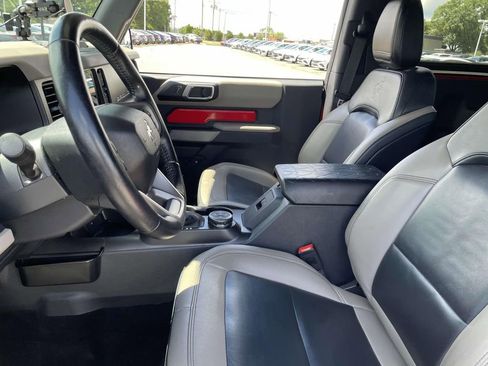 Used 2023 Ford Bronco Wildtrak image 10