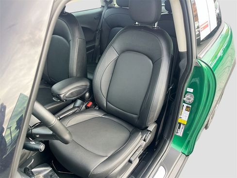 Used 2023 MINI Cooper 2-Door Hardtop image 18