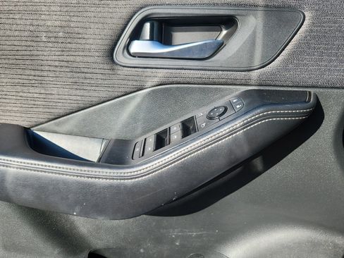 Used 2021 Nissan Rogue SV image 14