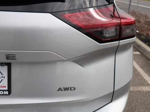 Certified 2025 Nissan Rogue SV AWD/4WD image 31