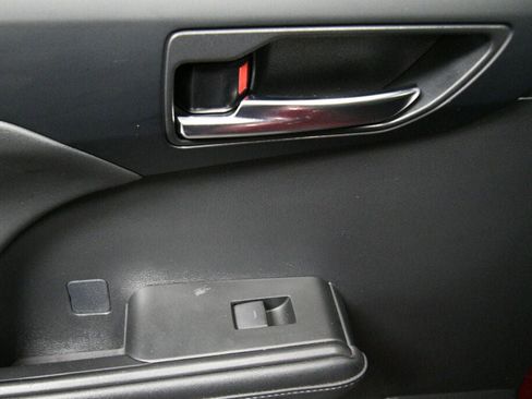 Used 2021 Toyota Highlander XLE image 32