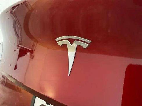 Used 2024 Tesla Model Y 2WD image 97