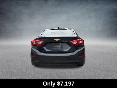 Used 2018 Chevrolet Cruze LT image 4