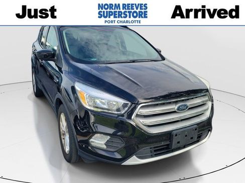 Used 2018 Ford Escape SE w/ SE Sync 3 Package FWD image 1