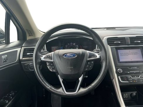 Used 2019 Ford Fusion SEL FWD image 18