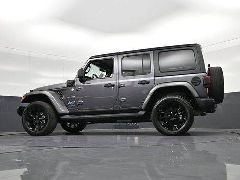 Used 2021 Jeep Wrangler Unlimited Sahara w/ Cold Weather Group AWD/4WD image 36