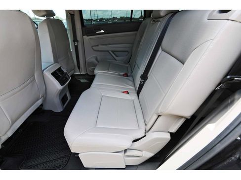 Used 2022 Volkswagen Atlas SE FWD image 12