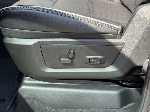 Used 2025 RAM 2500 Laramie AWD/4WD image 14