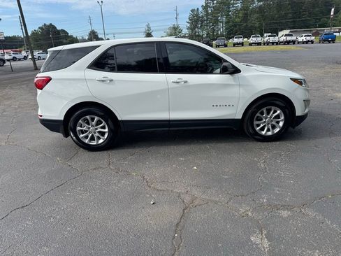 Certified 2019 Chevrolet Equinox LS w/ LS Convenience Package FWD image 11