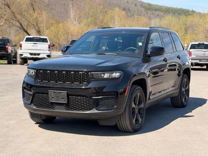 Used 2023 Jeep Grand Cherokee Altitude