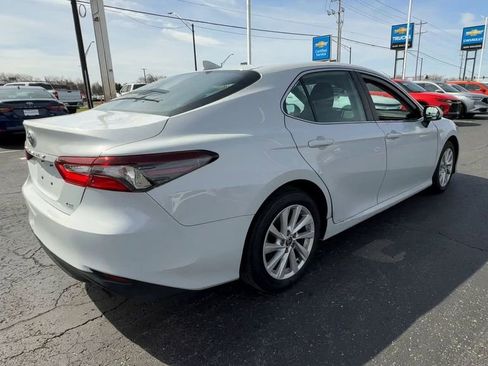 Used 2022 Toyota Camry LE FWD image 8