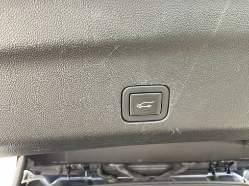 Used 2023 Chevrolet Tahoe Z71 w/ Luxury Package image 9