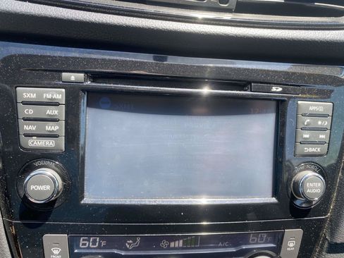 Used 2017 Nissan Rogue SV w/ SV Premium Package FWD image 24