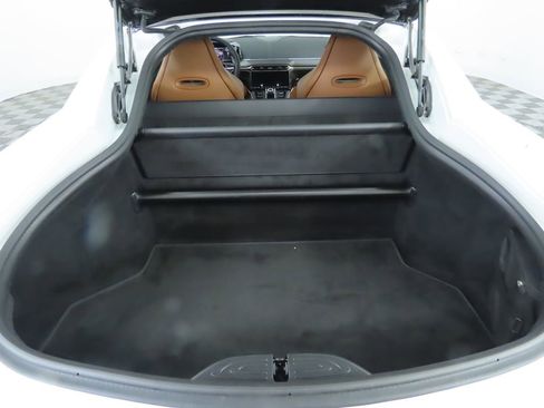 Used 2025 Aston Martin V8 Vantage Coupe image 26