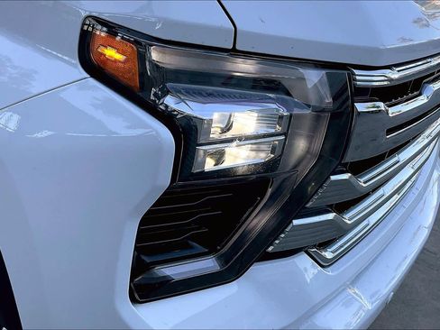 Used 2025 Chevrolet Silverado 3500 High Country w/ Technology Package image 27