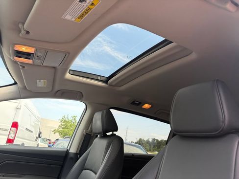 Certified 2025 Honda Odyssey EX-L image 13