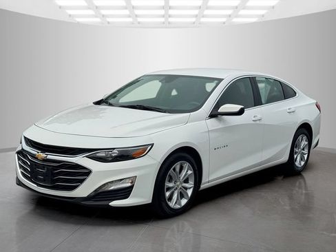 Used 2025 Chevrolet Malibu LT FWD image 3