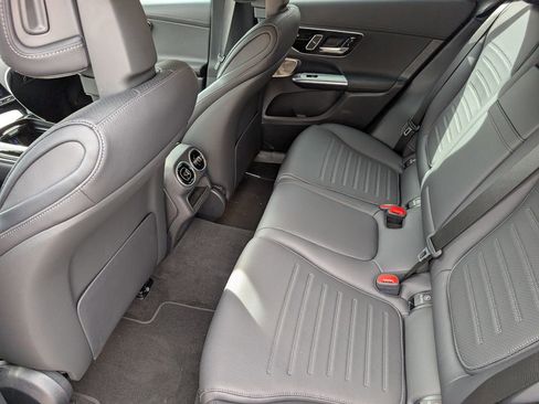 Used 2026 Mercedes-Benz GLC 300 4MATIC image 29