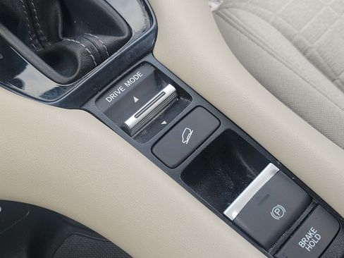 Used 2024 Honda HR-V LX image 22