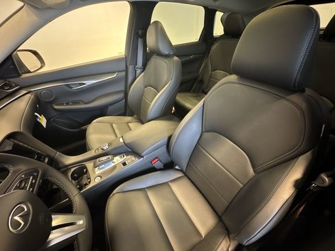 New 2025 INFINITI QX50 Luxe image 11