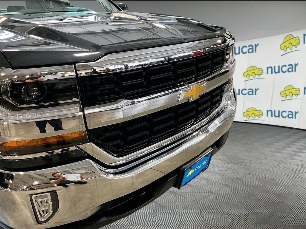 Used 2018 Chevrolet Silverado 1500 LT w/ All Star Edition AWD/4WD image 33
