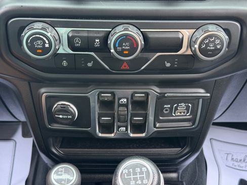 Used 2019 Jeep Wrangler Unlimited Sport w/ Cold Weather Group AWD/4WD image 15