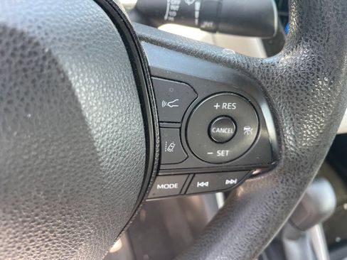 Used 2021 Toyota Corolla LE FWD image 11