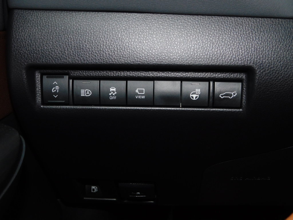Used 2023 Toyota Venza Limited AWD/4WD image 30
