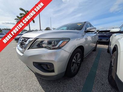 Certified 2017 Nissan Pathfinder SL w/ SL Tech Package