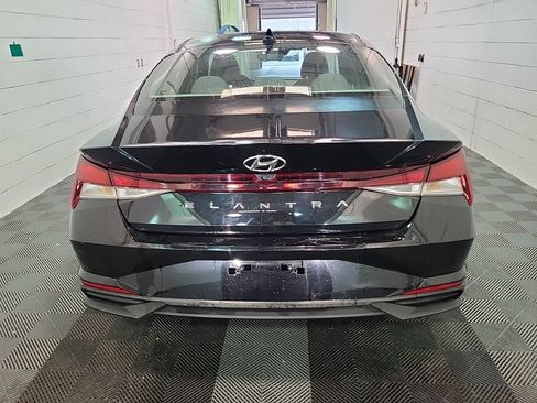 Used 2021 Hyundai Elantra SEL w/ Convenience Package FWD image 4