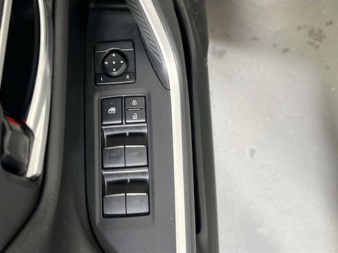 Used 2022 Toyota RAV4 XSE image 18