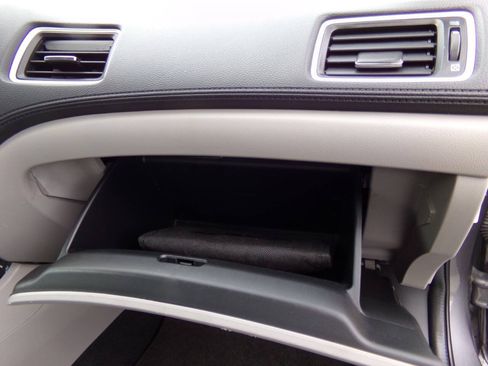 Used 2015 Honda Civic Hybrid Sedan image 36