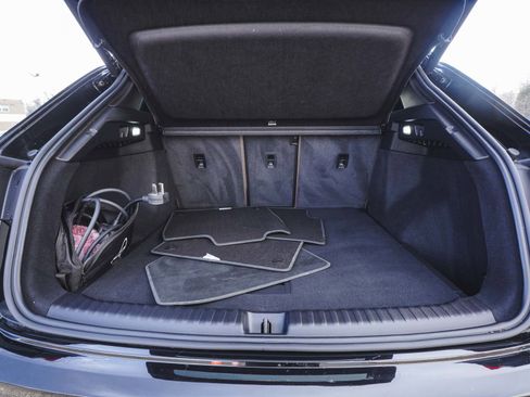 Used 2025 Audi Q4 e-tron Premium Plus image 42