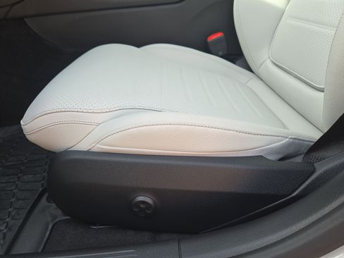 New 2026 Mercedes-Benz C 300 Sedan image 17