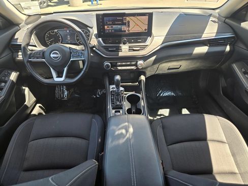 Used 2024 Nissan Altima 2.5 SV w/ SV Premium Package AWD/4WD image 19
