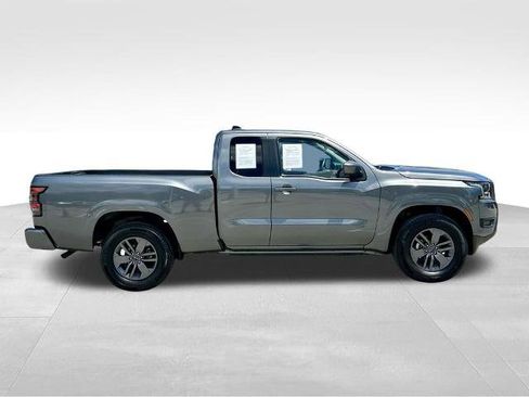 Certified 2025 Nissan Frontier SV RWD image 5