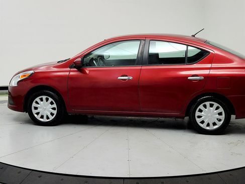 Used 2018 Nissan Versa SV image 8