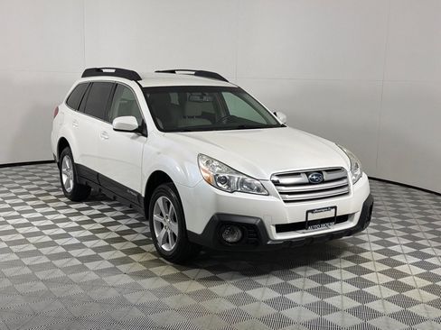 Used 2014 Subaru Outback 2.5i Premium AWD/4WD image 3