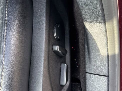 Used 2017 Ford Fusion SE w/ Fusion SE Technology Package image 13