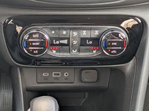 Used 2023 Buick Encore GX Select FWD image 19