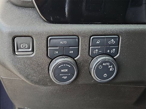 Used 2022 Chevrolet Silverado 1500 LT w/ Safety Package image 24