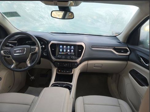 Used 2023 GMC Acadia Denali image 5
