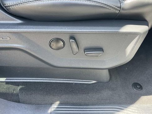 Certified 2025 Ford Expedition Platinum image 36