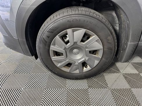 Used 2025 Nissan Kicks S image 11