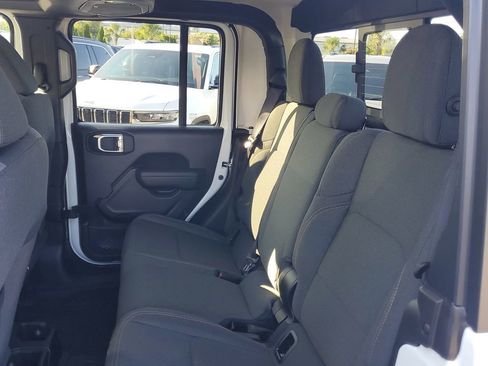 New 2025 Jeep Gladiator Willys image 4